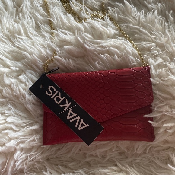 Mini cross body wallet/ coin purse with gold chain. Brand new. Never worn - Picture 1 of 4